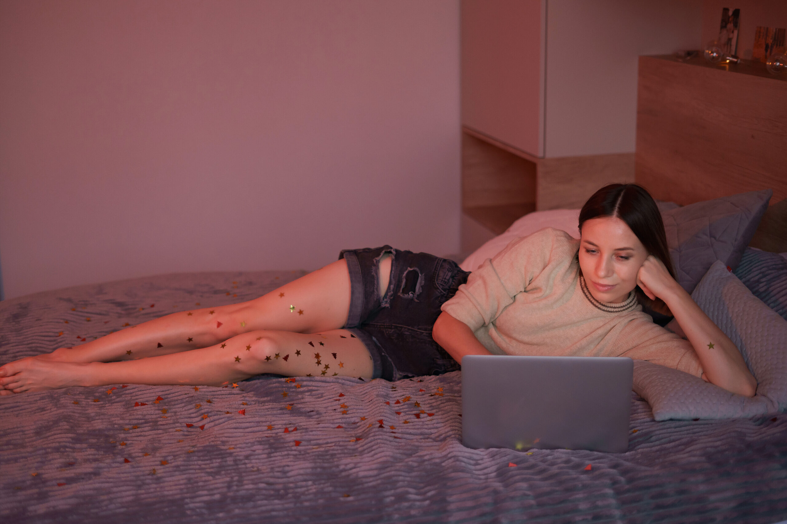 ¿Cómo trabajar como modelo webcam desde casa?