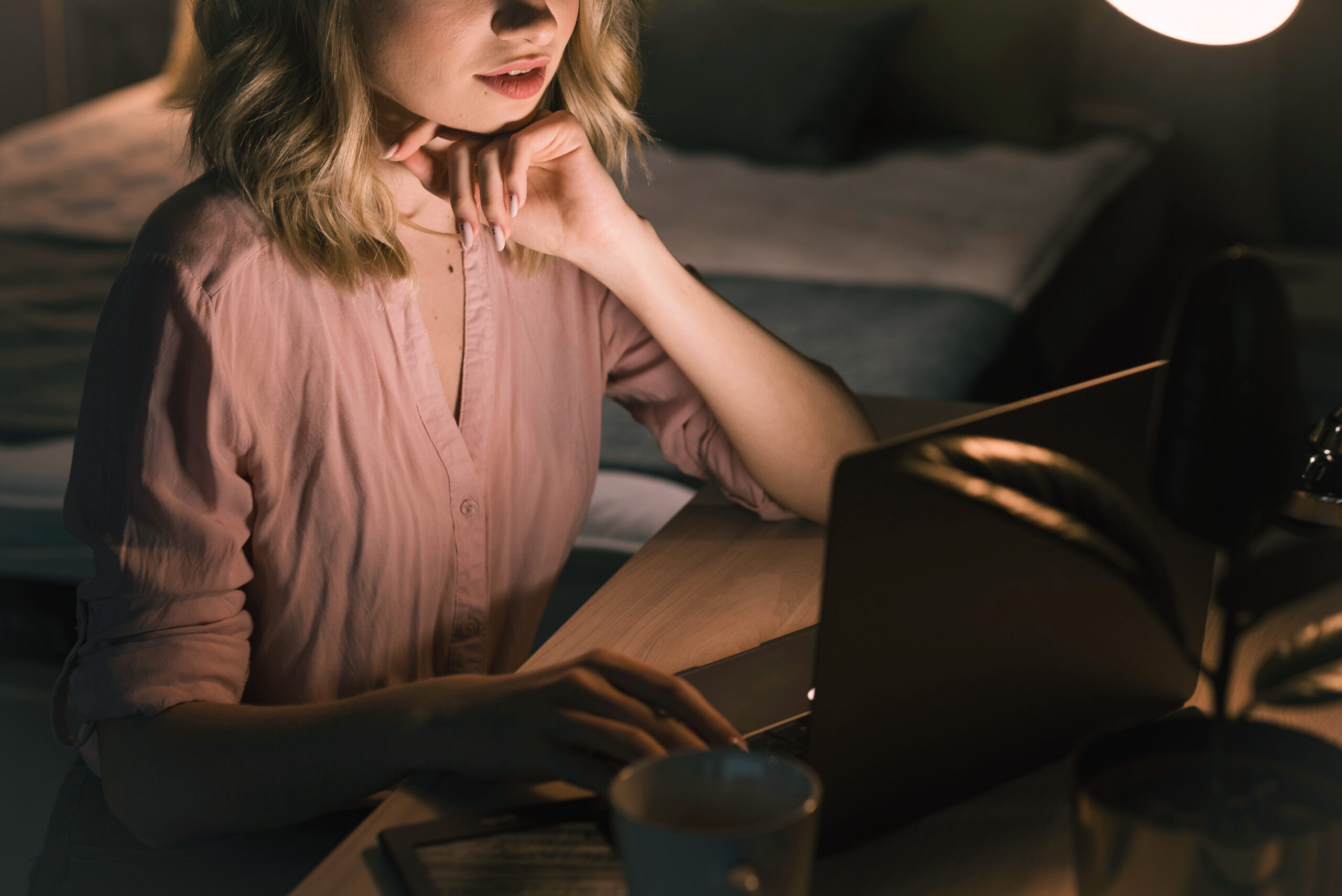 ¿Cómo ganar dinero chateando con hombres?